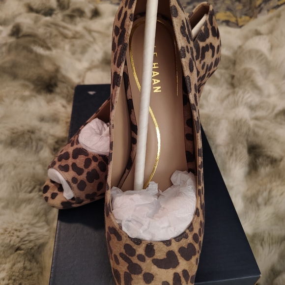 New Cole Haan Drado Peep Toe Leopard Print Suede Heels Size 8 - Picture 2 of 3
